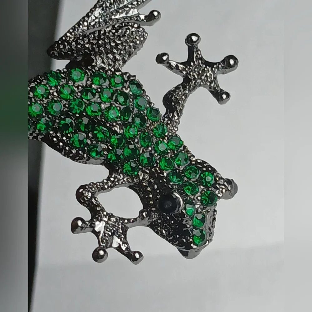 Green Crystal Gecko Brooch Pin
